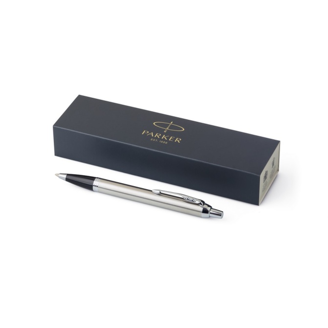 Parker IM srebrny, czarne detale – grawer z logo